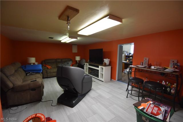 189 Center Street, Struthers, OH 44471