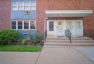 9 Farber Drive 9, West Babylon, NY 11704