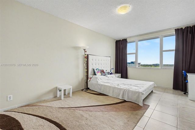 3800 Hillcrest Dr 1211, Hollywood, FL 33021