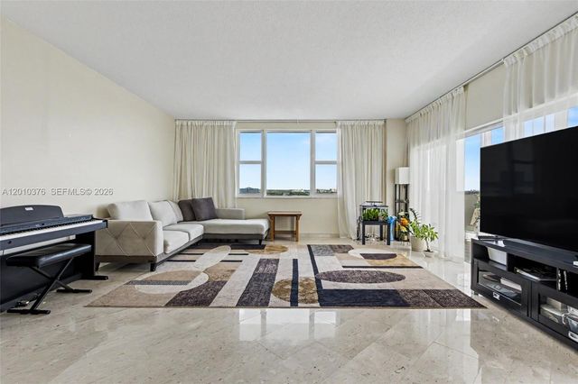 3800 Hillcrest Dr 1211, Hollywood, FL 33021