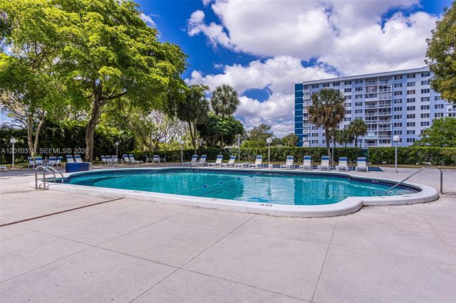3800 Hillcrest Dr 1211, Hollywood, FL 33021