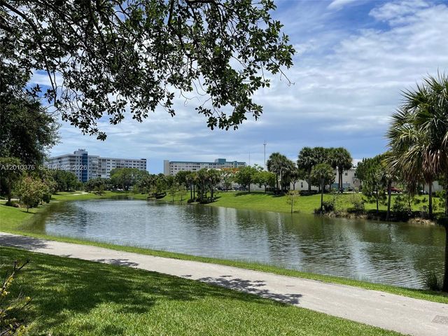 3800 Hillcrest Dr 1211, Hollywood, FL 33021