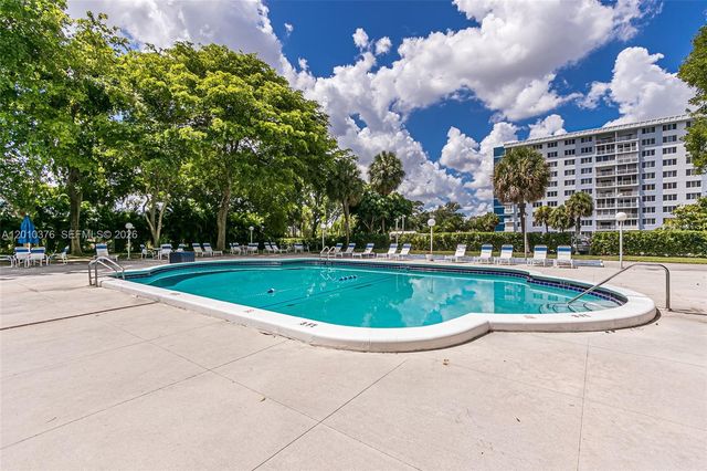 3800 Hillcrest Dr 1211, Hollywood, FL 33021