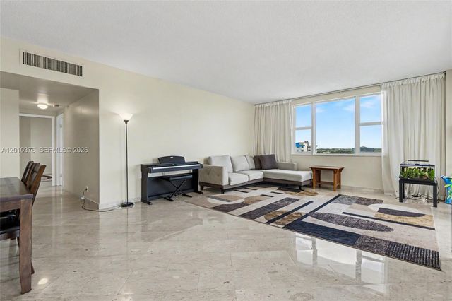 3800 Hillcrest Dr 1211, Hollywood, FL 33021