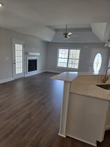 143 Rose Dr D, Dover, TN 37058