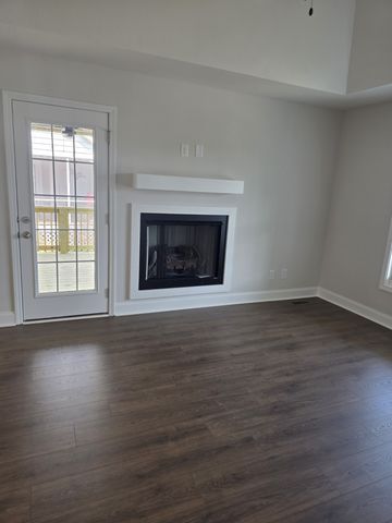 143 Rose Dr D, Dover, TN 37058