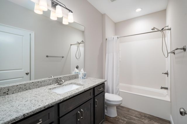 2433 Duncan Drive, Niceville, FL 32578