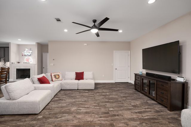 2433 Duncan Drive, Niceville, FL 32578