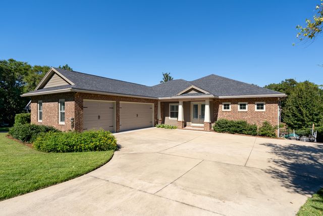 2433 Duncan Drive, Niceville, FL 32578