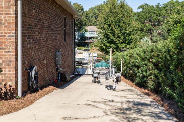 2433 Duncan Drive, Niceville, FL 32578