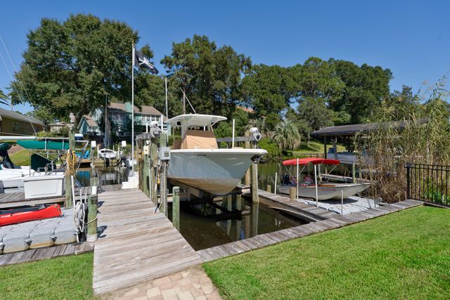 2433 Duncan Drive, Niceville, FL 32578