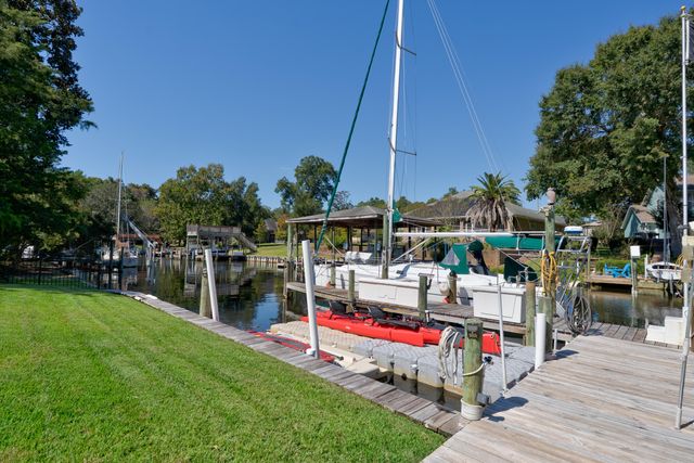 2433 Duncan Drive, Niceville, FL 32578