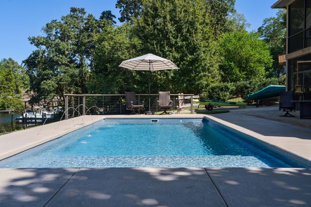 2433 Duncan Drive, Niceville, FL 32578