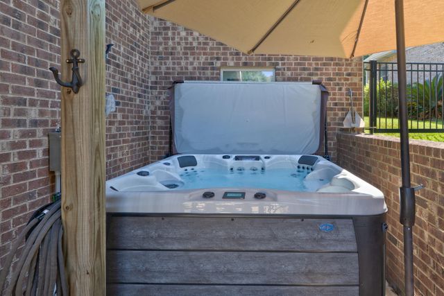 2433 Duncan Drive, Niceville, FL 32578