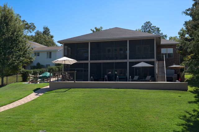 2433 Duncan Drive, Niceville, FL 32578