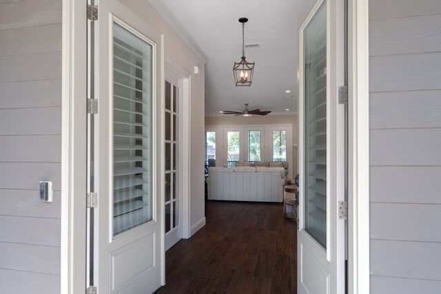 2433 Duncan Drive, Niceville, FL 32578