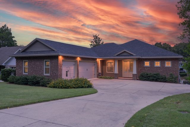 2433 Duncan Drive, Niceville, FL 32578