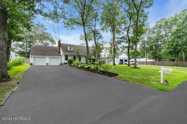 312 Oak Hollow Road, Brick, NJ 08724
