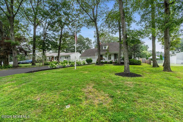 312 Oak Hollow Road, Brick, NJ 08724