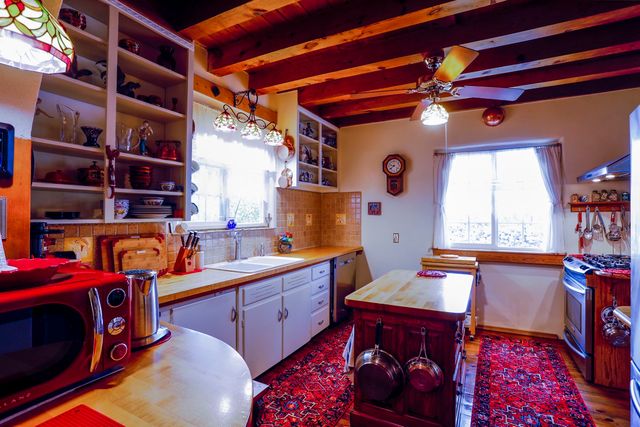604 E Barcelona, Santa Fe, NM 87505