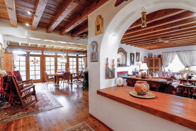 604 E Barcelona, Santa Fe, NM 87505