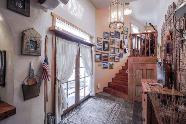 604 E Barcelona, Santa Fe, NM 87505