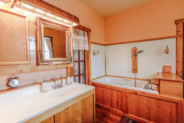 604 E Barcelona, Santa Fe, NM 87505