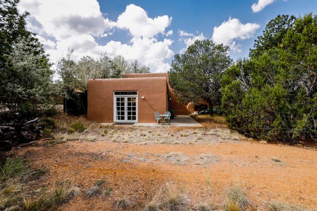 604 E Barcelona, Santa Fe, NM 87505