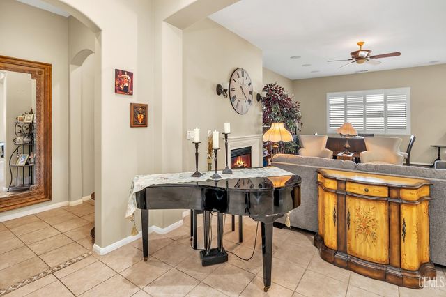 13810 Blossom Ridge Drive, Bakersfield, CA 93306