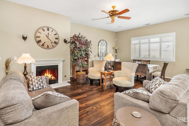 13810 Blossom Ridge Drive, Bakersfield, CA 93306