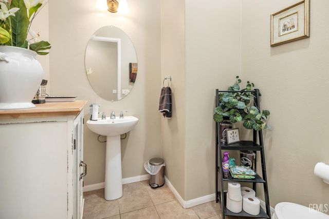 13810 Blossom Ridge Drive, Bakersfield, CA 93306