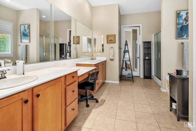 13810 Blossom Ridge Drive, Bakersfield, CA 93306