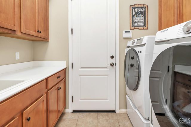 13810 Blossom Ridge Drive, Bakersfield, CA 93306