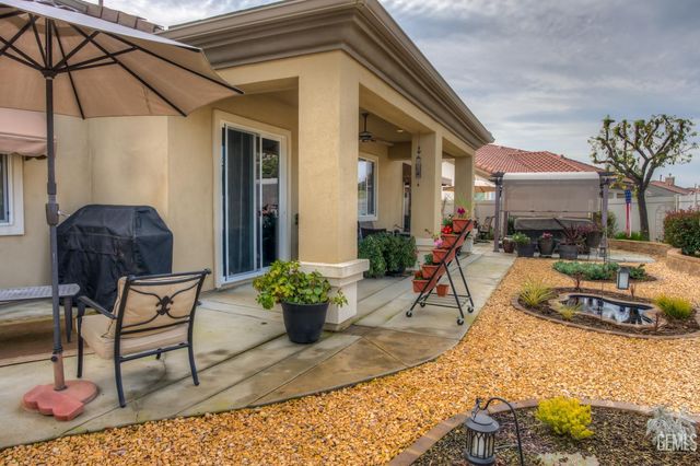 13810 Blossom Ridge Drive, Bakersfield, CA 93306