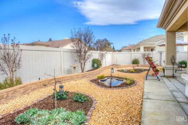 13810 Blossom Ridge Drive, Bakersfield, CA 93306