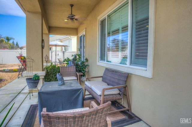 13810 Blossom Ridge Drive, Bakersfield, CA 93306