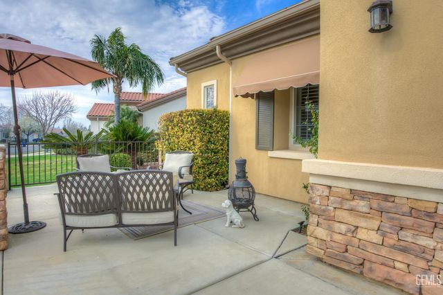 13810 Blossom Ridge Drive, Bakersfield, CA 93306