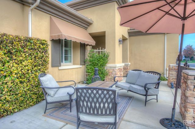 13810 Blossom Ridge Drive, Bakersfield, CA 93306