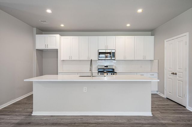 13513 Kearns DR, Pflugerville, TX 78660