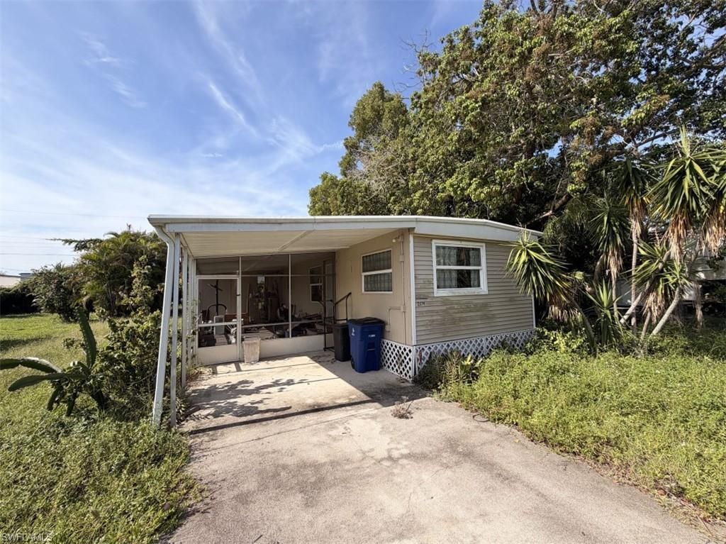 2074 Flowers DR, FORT MYERS, FL 33907 — exterior
