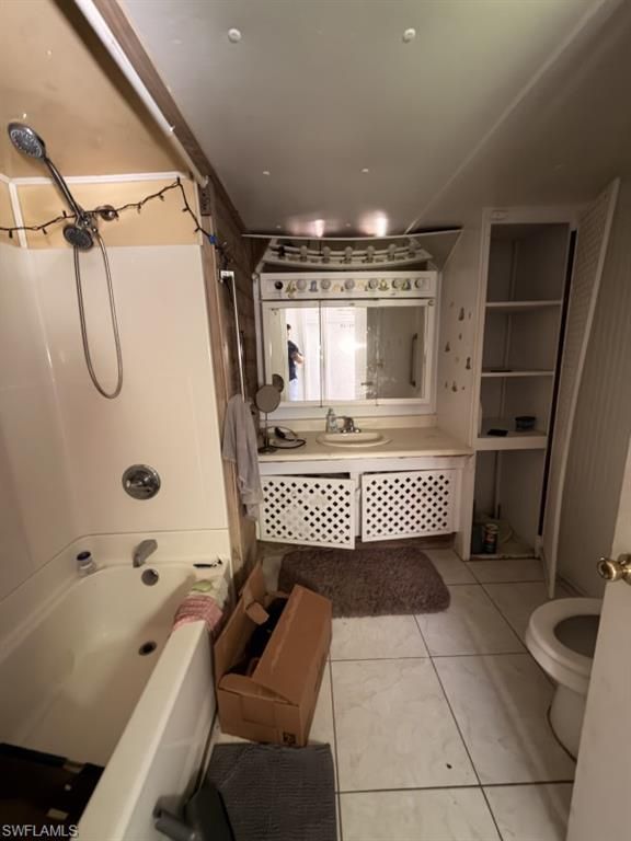2074 Flowers DR, FORT MYERS, FL 33907 — photo 4