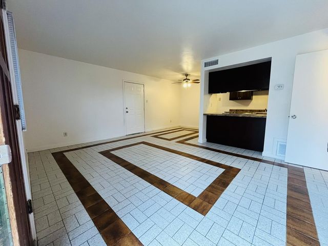 5041 N 40th Avenue, Phoenix, AZ 85019