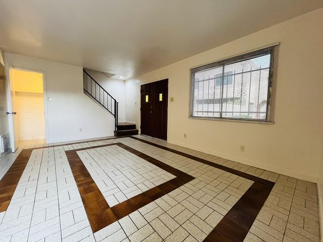 5041 N 40th Avenue, Phoenix, AZ 85019