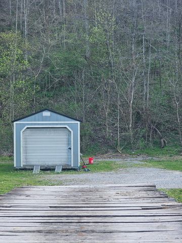 507 Nosco Road, Junction City, KY 40440