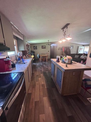 507 Nosco Road, Junction City, KY 40440