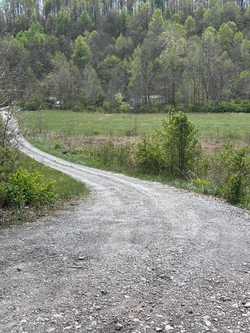 507 Nosco Road, Junction City, KY 40440