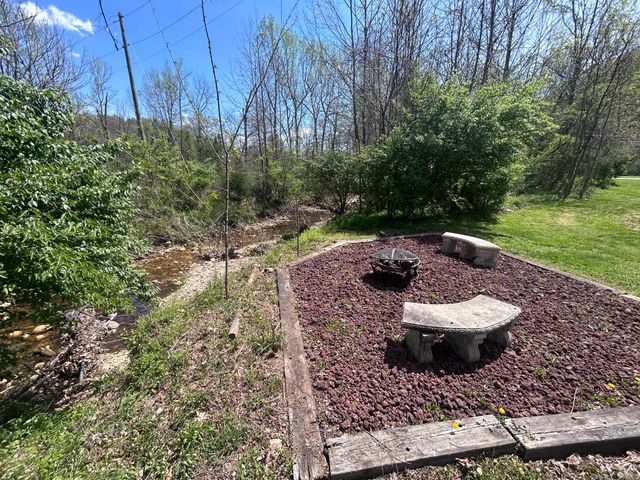 507 Nosco Road, Junction City, KY 40440