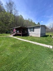 507 Nosco Road, Junction City, KY 40440