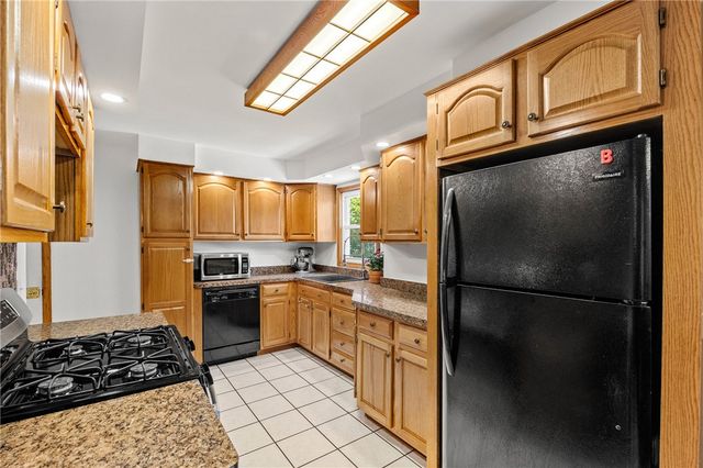 390 Dellwood Road, Greece, NY 14616