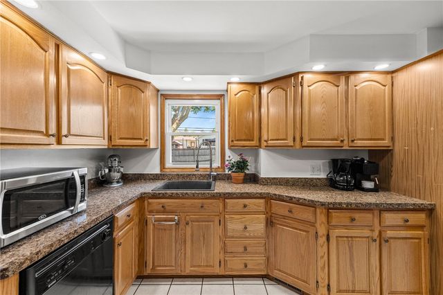390 Dellwood Road, Greece, NY 14616